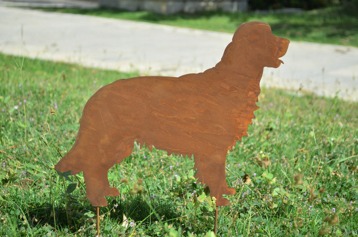 Carved flat coated retriever store with rusty wings,for home or garden or memorial