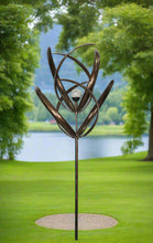 Indlæs billede til gallerivisning knightsbridge Bronze windsculpture/windspinner with solar bulb measuring 61 x 61 x 208cm
