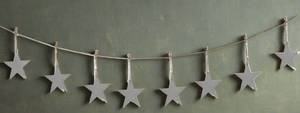 Handmade powder coated hanging silver heart garland measuring 150 x 20 x 1cm