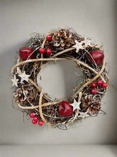 Charger l&#39;image dans la galerie, Handmade hanging wreath/ Christmas seasonal decor 25 x 25 x 7cm
