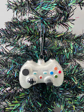 Laden Sie das Bild in den Galerie-Viewer, Glass Christmas tree video game controller Christmas bauble tree hanging decoration/christmas/seasonal/ glass hanging item
