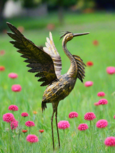 Laden Sie das Bild in den Galerie-Viewer, Small Bronze Metal with gold brush Heron Garden Statue with wings up 70cm with ground peg
