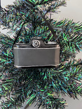 Indlæs billede til gallerivisning Glass Christmas camera/ photographers camera Christmas bauble tree hanging decoration/christmas/seasonal/ glass hanging item
