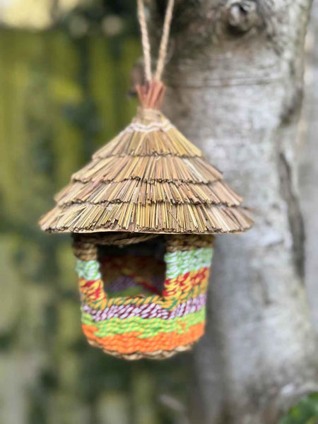 Handmade hut weave rattan birdhouses with straw roof measuring 15 x 21cm