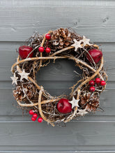 Indlæs billede til gallerivisning Handmade hanging wreath/ Christmas seasonal decor 25 x 25 x 7cm
