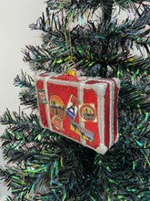 Laden Sie das Bild in den Galerie-Viewer, Glass Christmas travellers suitcase bauble tree hanging decoration/christmas/seasonal/ glass hanging item
