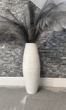 Laden Sie das Bild in den Galerie-Viewer, Handmade 60cm tall white washed modern bamboo vase
