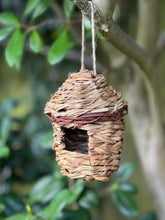 Indlæs billede til gallerivisning Handmade hut weave rattan birdhouse 14 x 14 x 17cm - Marissa&#39;s Garden &amp; Gift
