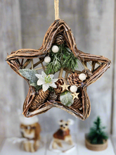 Indlæs billede til gallerivisning Handmade Hanging star wreath 25 x 25 x 6cm Christmas/seasonal hanging wreath
