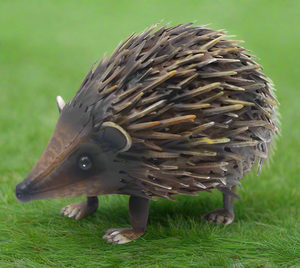 Hedgehog garden metal sculpture measuring 18x16x30cm