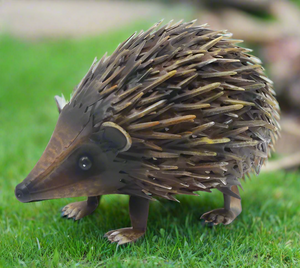 Hedgehog garden metal sculpture measuring 18x16x30cm