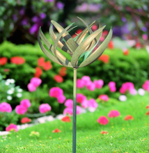 Charger l&#39;image dans la galerie, Burghley garden wind sculpture spinner verdigris - Marissa&#39;s Garden &amp; Gift
