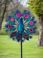 Laden Sie das Bild in den Galerie-Viewer, Handmade Aurora peacock powder coated garden wind sculpture spinner measuring 150cm
