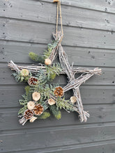 Indlæs billede til gallerivisning Handmade hanging star wreath 50 x 50 x 7cm
