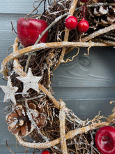 Indlæs billede til gallerivisning Handmade hanging wreath/ Christmas seasonal decor 25 x 25 x 7cm
