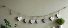 Afbeelding in Gallery-weergave laden, Handmade powder coated hanging silver heart garland measuring 150 x 20 x 1cm
