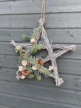 Indlæs billede til gallerivisning Handmade hanging star wreath 50 x 50 x 7cm
