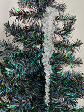 Afbeelding in Gallery-weergave laden, Handmade christmas tree hanging icicle measuring 4 x 2.5 x 23.5cm 4 pieces
