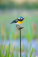 Indlæs billede til gallerivisning Handmade powder coated Blue tit on a pole sculpture 130cm tall
