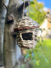 Indlæs billede til gallerivisning Handmade hut weave rattan birdhouse 14 x 14 x 17cm - Marissa&#39;s Garden &amp; Gift
