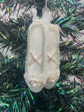 Laden Sie das Bild in den Galerie-Viewer, Glass Christmas white ballerina shoes Christmas bauble tree hanging decoration/christmas/seasonal/ glass hanging item
