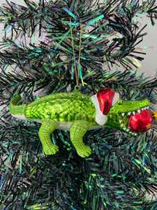 Glass Christmas crocodile with bauble in mouth Christmas bauble tree hanging decoration/christmas/seasonal/ glass hanging item