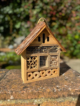 Laden Sie das Bild in den Galerie-Viewer, Handmade large insect house 25 x 8.5 x 27cm - Marissa&#39;s Garden &amp; Gift
