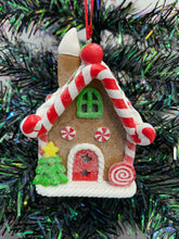 Laden Sie das Bild in den Galerie-Viewer, Resin Christmas gingerbread house Christmas bauble tree hanging decoration/christmas/seasonal/ resin hanging item
