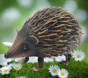 Hedgehog garden metal sculpture measuring 18x16x30cm