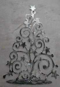 Handmade Christmas metal tree table decoration silver with brushed effect 30 x 8 x 40cm