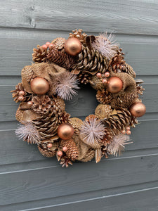 Handmade hanging bronze wreath 34 x 34 x 9cm Christmas/seasonal hanging wreath