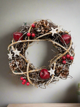 Indlæs billede til gallerivisning Handmade hanging wreath/ Christmas seasonal decor 25 x 25 x 7cm
