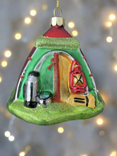 Charger l&#39;image dans la galerie, Glass Christmas camping tent/campers tent Christmas bauble tree hanging decoration/christmas/seasonal/ glass hanging item
