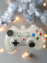 Laden Sie das Bild in den Galerie-Viewer, Glass Christmas tree video game controller Christmas bauble tree hanging decoration/christmas/seasonal/ glass hanging item
