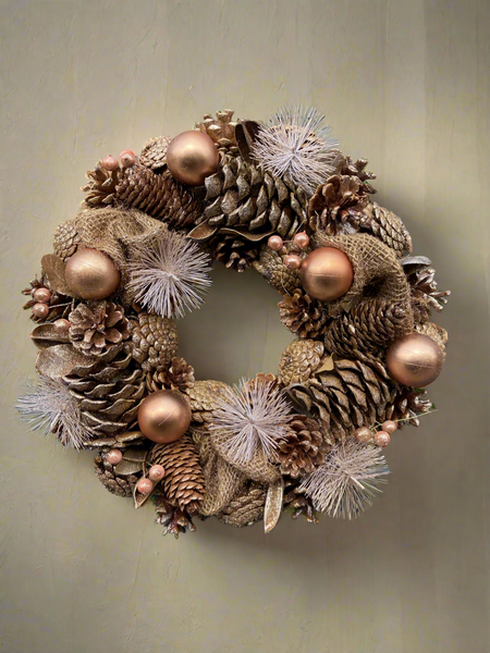 Handmade hanging bronze wreath 34 x 34 x 9cm Christmas/seasonal hanging wreath