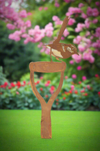 Indlæs billede til gallerivisning Handmade rusty garden wren on a fork 61cm - Marissa&#39;s Garden &amp; Gift
