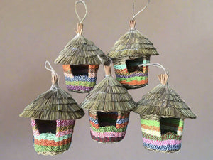 Handmade hut weave rattan birdhouses with straw roof measuring 15 x 21cm